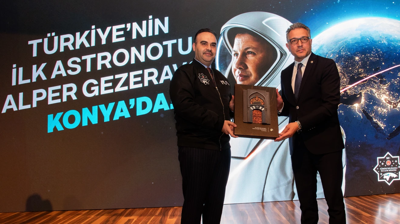 Türkiye'nin ilk astronotu Gezeravcı, Selçuk Üniversitesinde